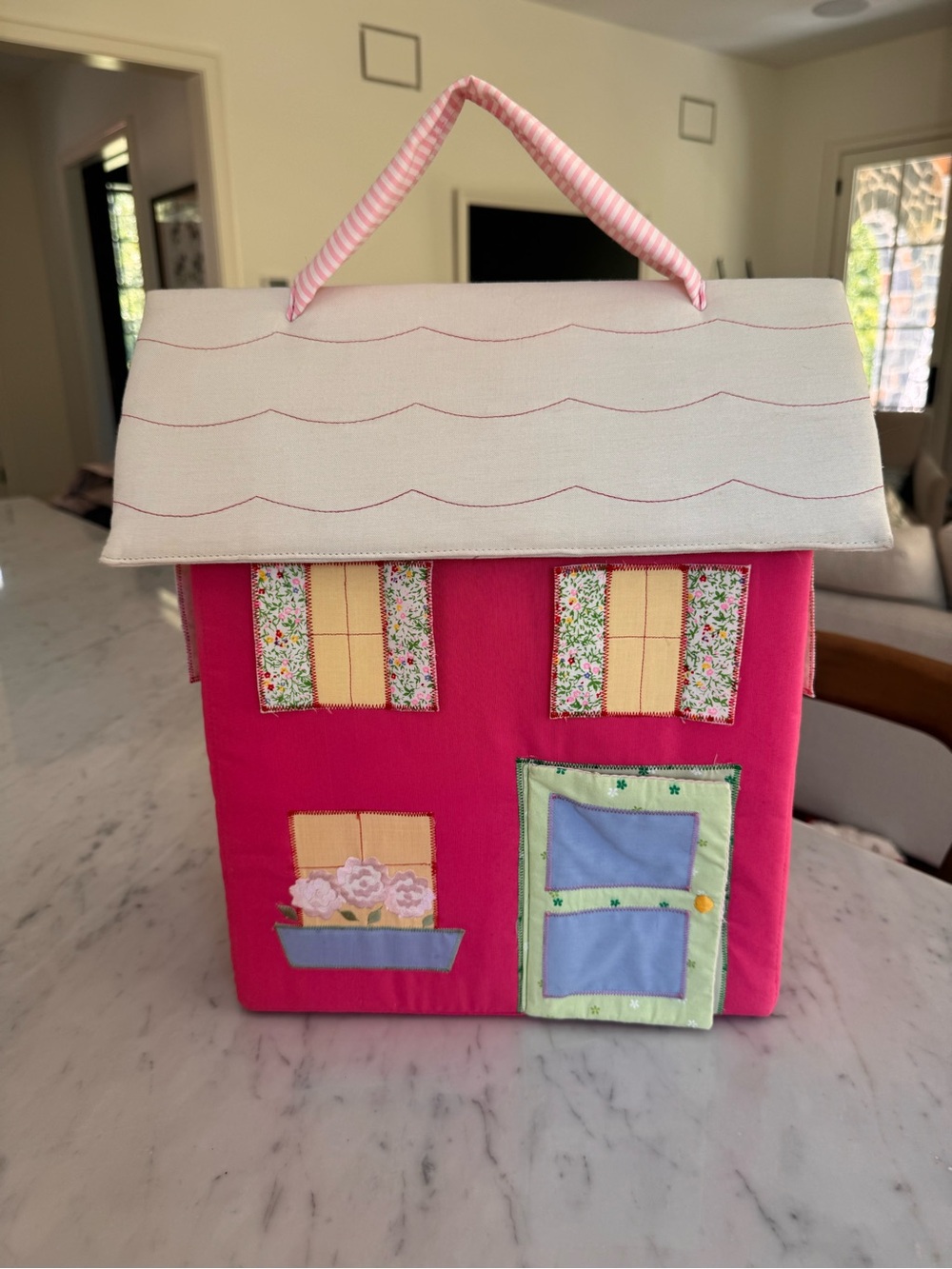 Pottery Barn Kids Dollhouse Soft/portable